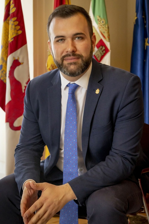 LUIS SALAYA