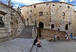 Fundación Mercedes Calles y Carlos Ballestero